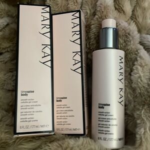 TimeWise Body 
Smooth-Action 
Cellulite Gel Cream 
6 Fl. Oz.